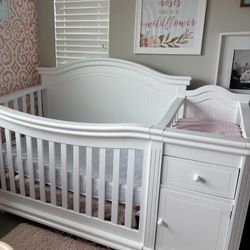 White Crib With Changing Table 