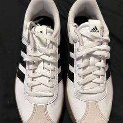 Adidas Women’s Size 8 New