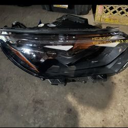 2021-2022-2023. Headligt Mercedez EQE  500 Pasajero