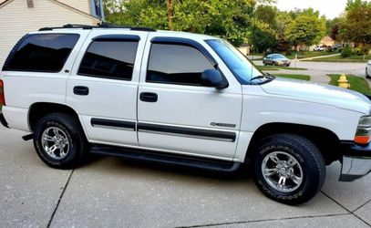 LOADED WITH OPTIONS CHEVY TAHOE