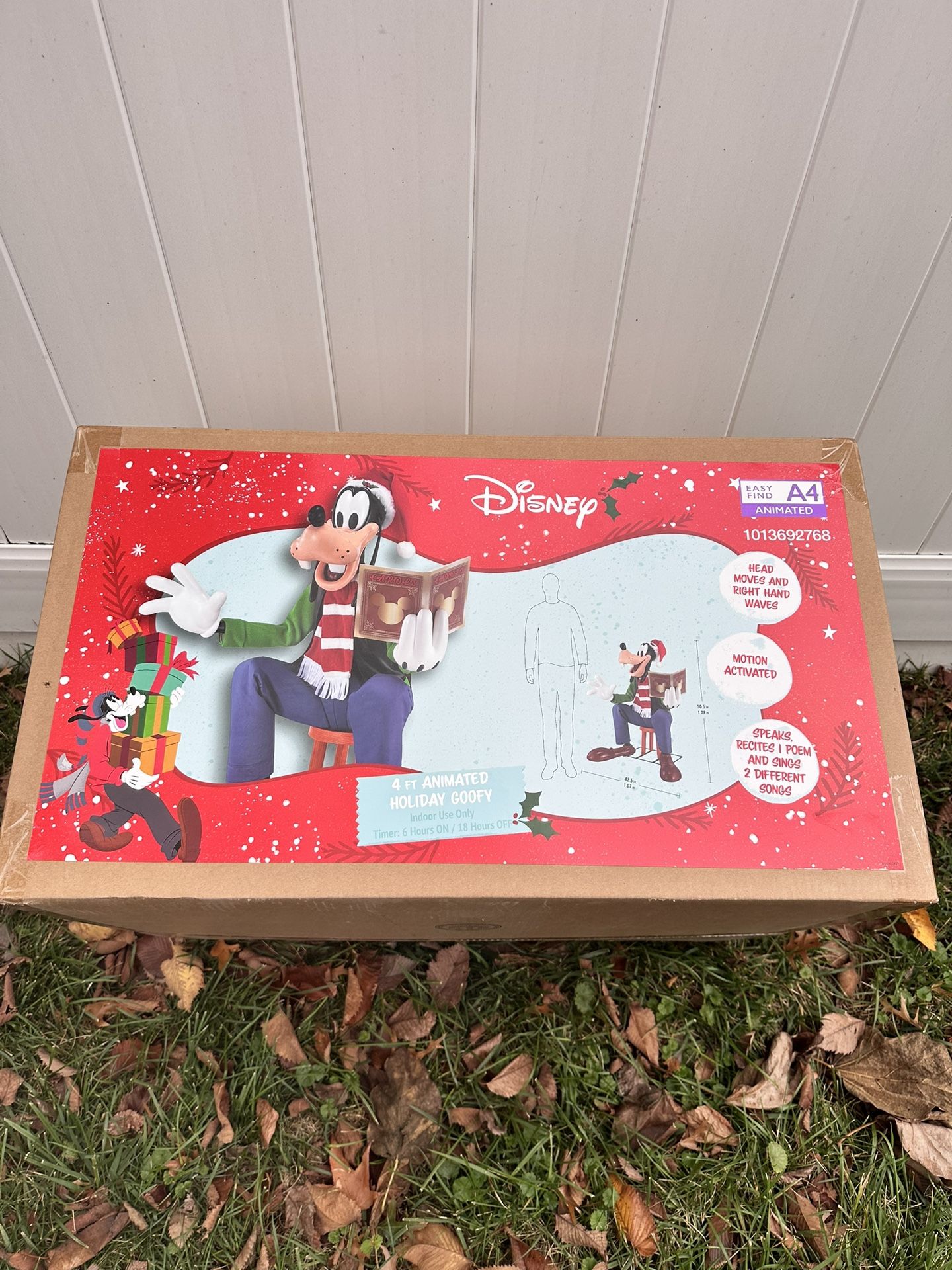 Goofy Animated Holiday Decoration