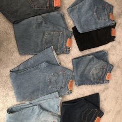 Lot of 8 Levi’s for men 501,505 ,550 very good condition 34x30