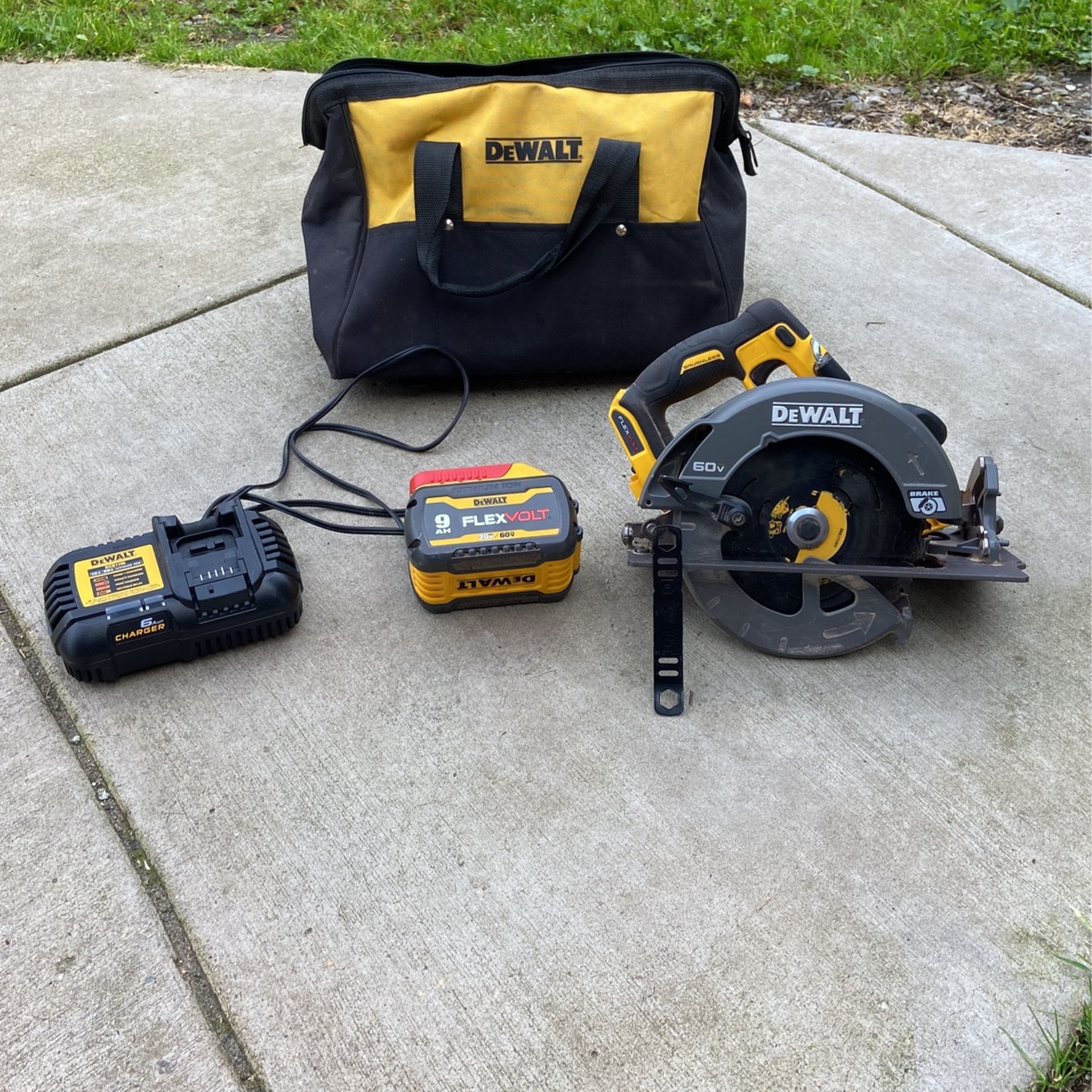 DeWalt 7 1/4 Circular Saw Kit