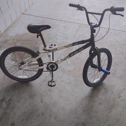 Kent Ambush 20 inch BMX bike