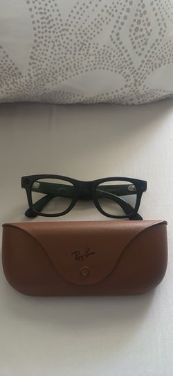 Meta glasses