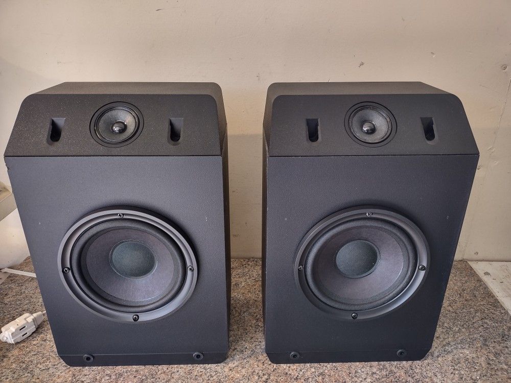 Bose 201 Bookshelf Speakers. USA