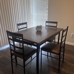 Table Set. 4 Chairs. 