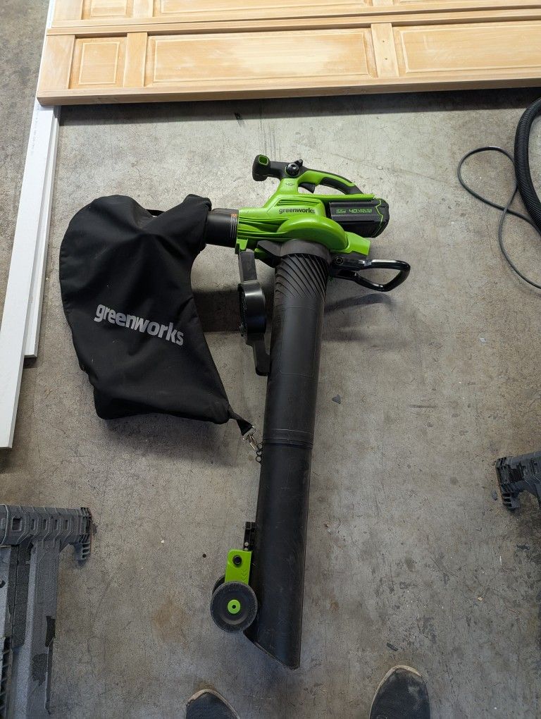 Greenworks 40V (230 MPH / 505 CFM) Cordless Brushless Leaf Blower/Vacuum with Bag, High Power, Lightweight & Quiet for Yard Debris Cleanup