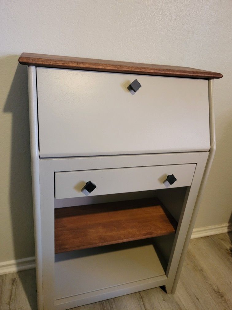 Mini Secretary Desk (SALE PENDING)