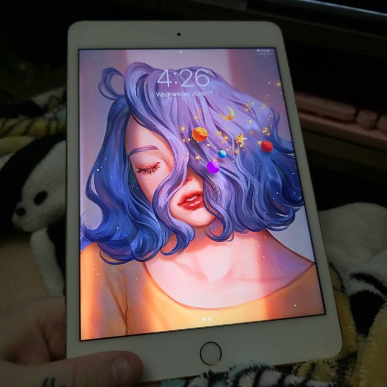 iPad Mini 4 || Gold || 16gb || iOS 15 || $120 OBO!
