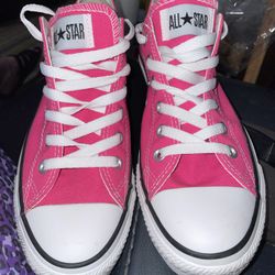 Converse Chuck Taylor All Star Low Top sneaker shoe Pink Women 10, Men 8 Unisex- Non Smoking Home