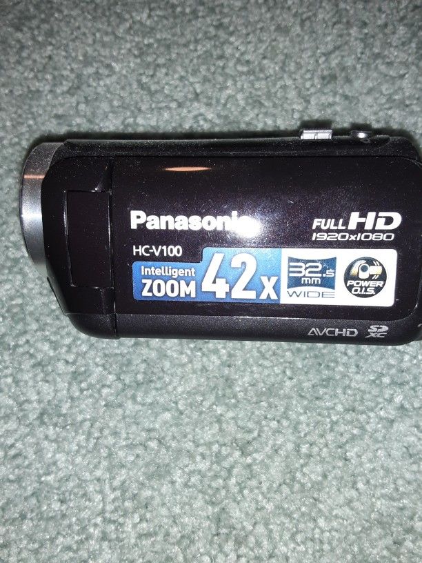 Panasonic HC-V100