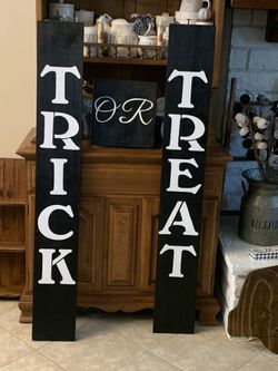 Three piece trick-or-treat porch decor