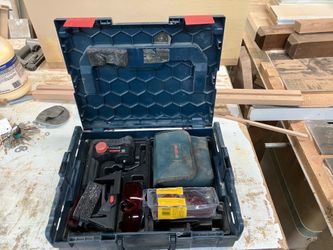 Bosch GLL 3-80 Red laser level with 3rd hand mounting pole