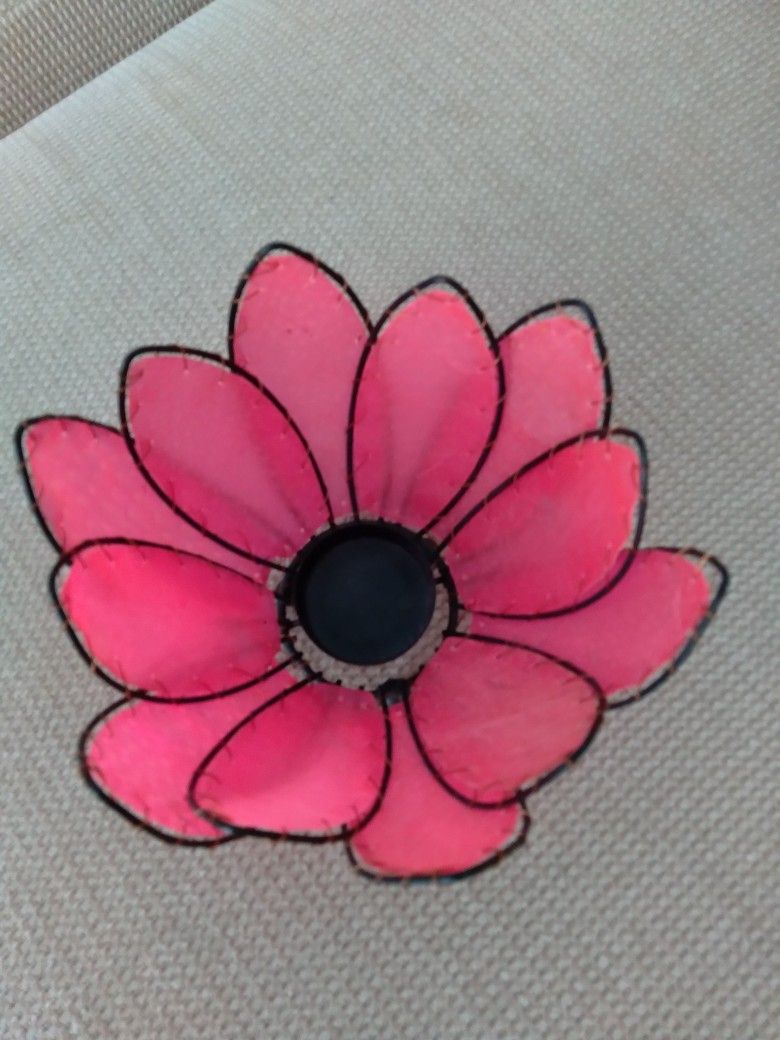 TEALIGHT FLOWER CANDLE HOLDER - EXCELLENT CONDITION
