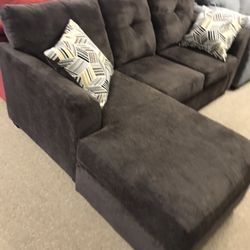 Living Room Couch With Pillows