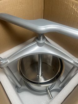 VEVOR 1.6 Gallon / 6L Stainless Steel Fruit Wine Press