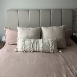 King bed with mattress