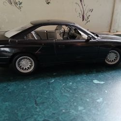 Toy Die-Cast 1:18 Scale Car