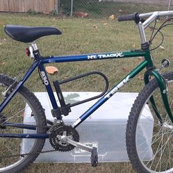Trek 830 MT Track XC – Classic Performance Meets Timeless Style