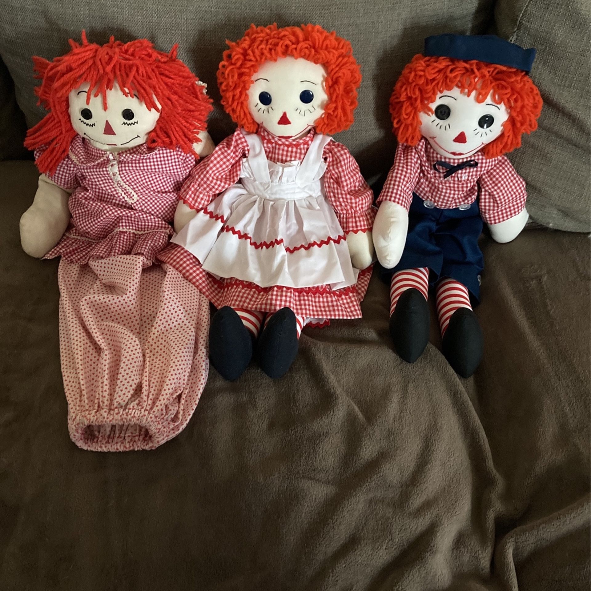 Raggedy Ann and Andy dolls