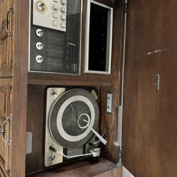 1970s Zenith Stereo Console