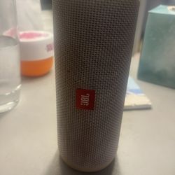 White j Bl Speaker 