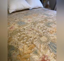 Pottery Barn Grace Floral Duvet Cover