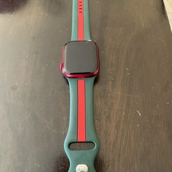 Apple Watch Series 7 (Waterproof/band Included)In Great Condition 