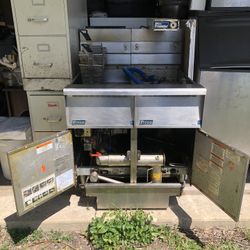 Pitco Fryer With Filtration System And Dump Station