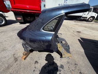Porsche Macan  quarter panel