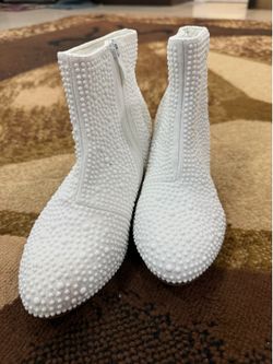 Girls boots size 3