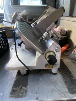 Commercial deli slicer