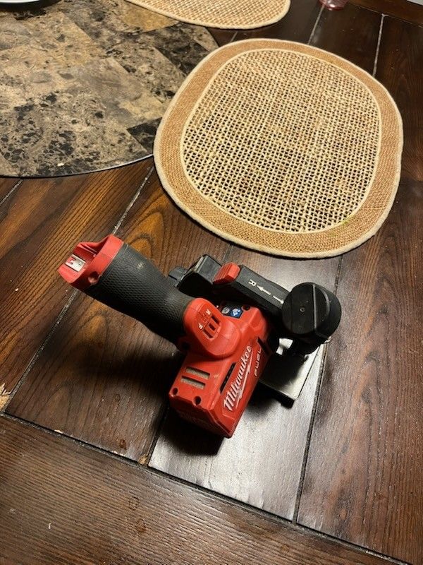 Milwaukee M12 Cut Off Tool $80 Firme Precio Tools Only