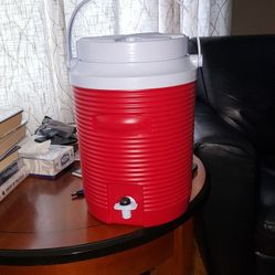Rubbermaid Beverage Dispenser