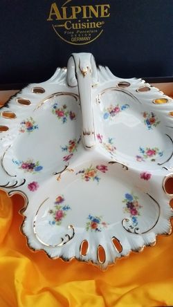 Divided serving dish