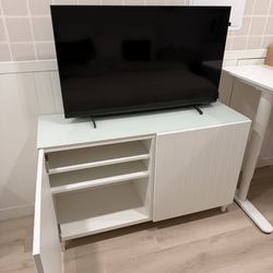 Tv cabinet with glass top