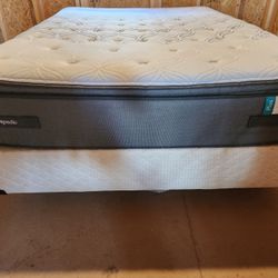 Queen Mattress, Box Spring & Frame