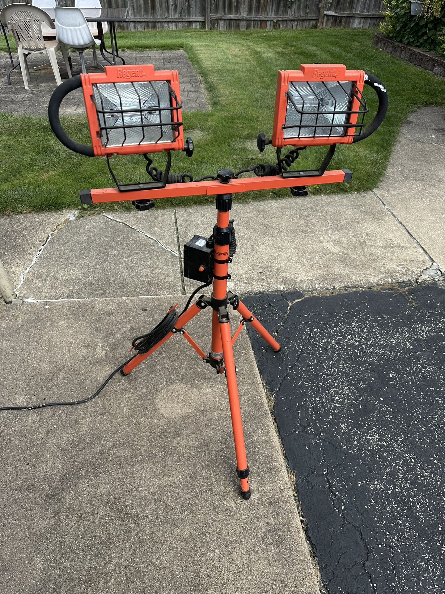 Regent Halogen Tri Pod Work Light 