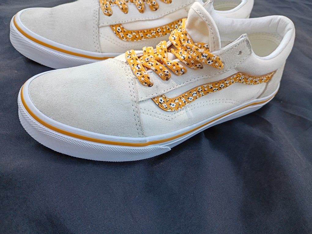 Vans Low Size 6 $18