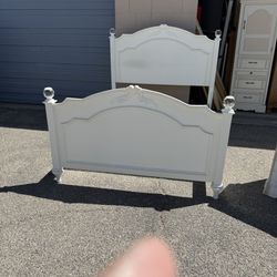 🎁ASHLEY FULL SIZE BED FRAME- WHITE COLOR🎁 Delivery Available 