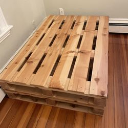 Full-size Wooden Platform 