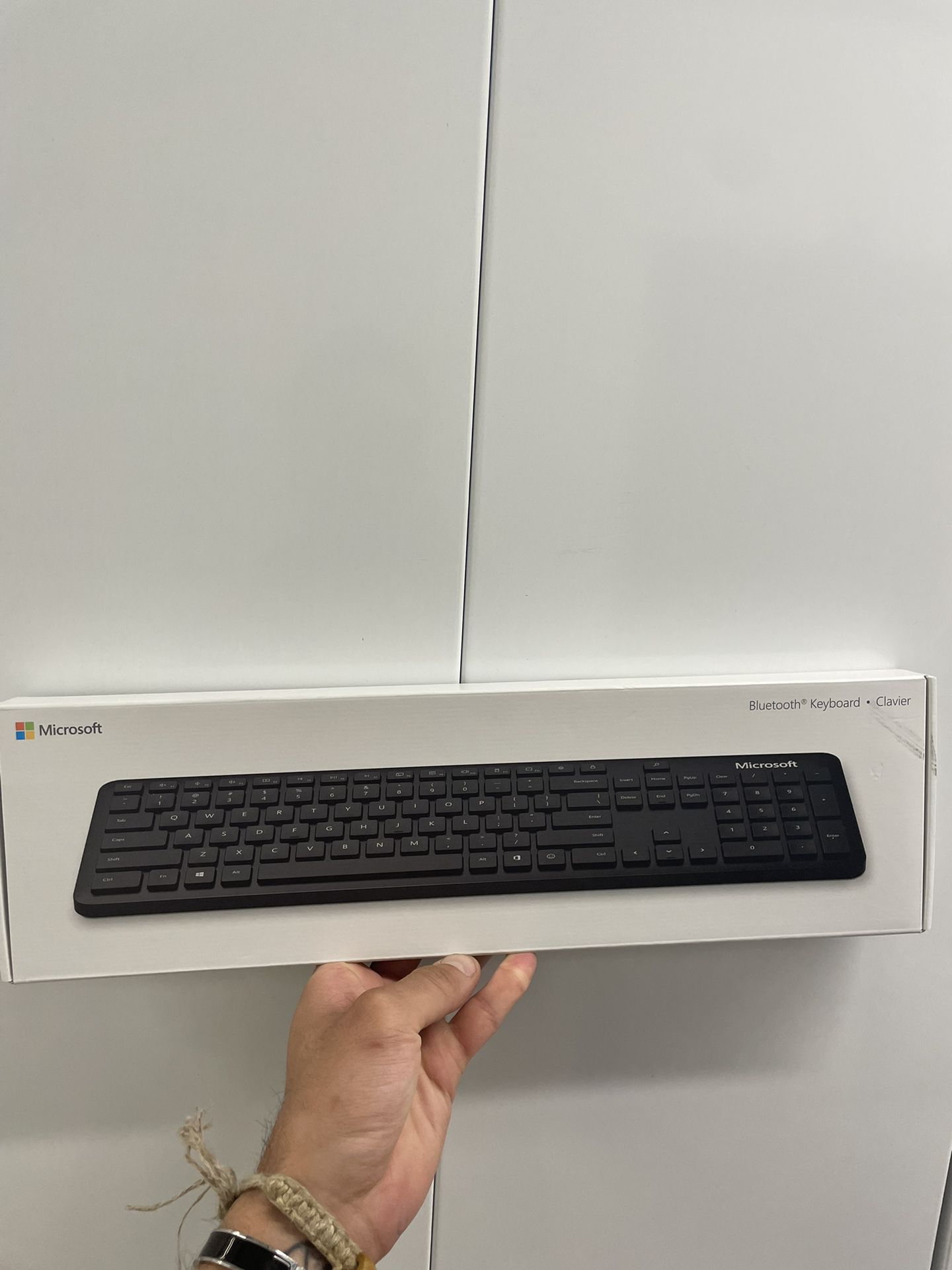 Brand New Microsoft Bluetooth Computer Keyboard - Clavier