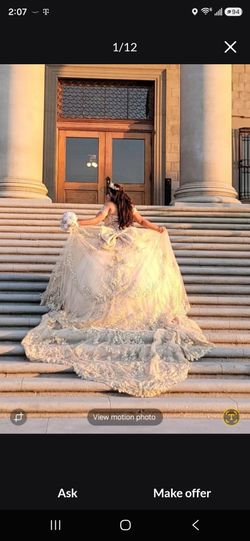 Quinceańera dress with accessories