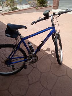 Mongoose bicycle 21 speed in great condition