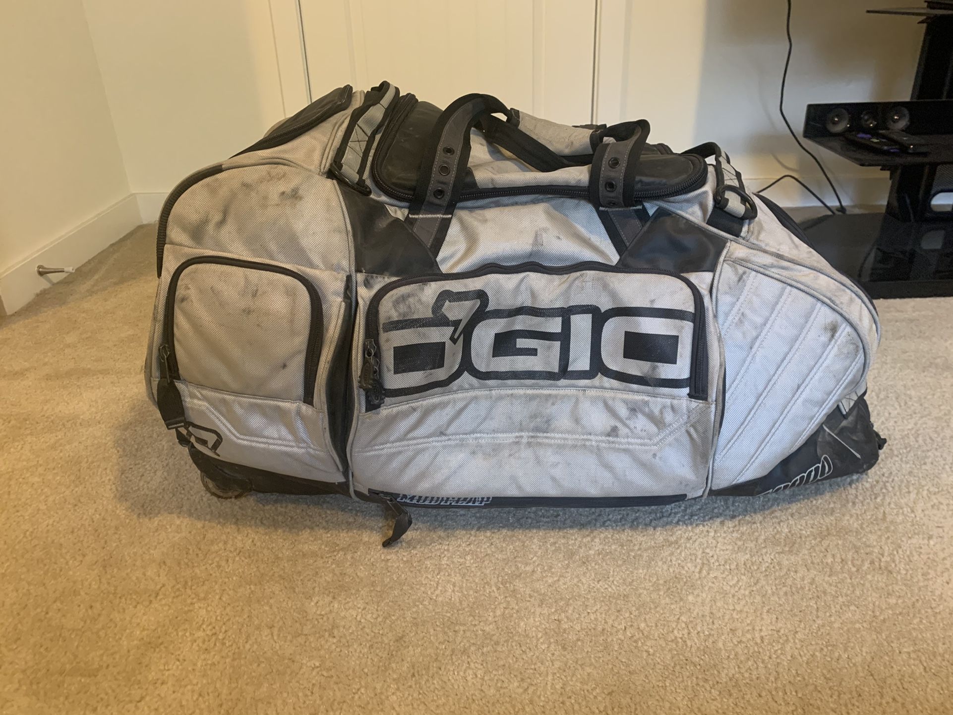 Ogio 9900 Rolling Gear Bag