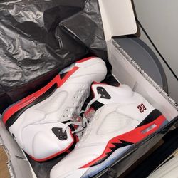 Jordan Retro 5 Fire Red Black Toe 2025