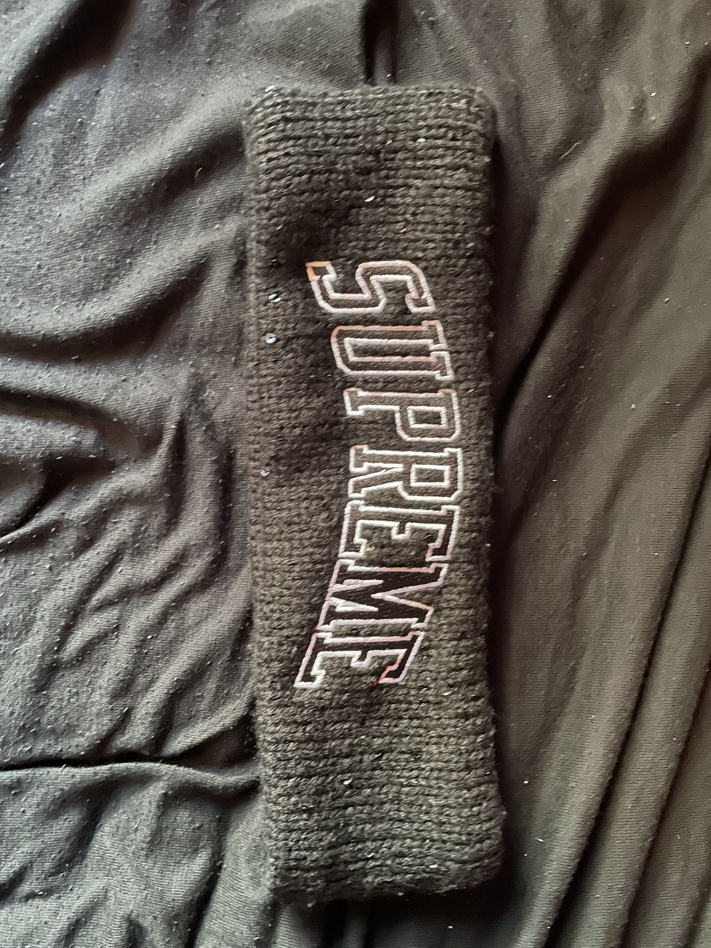 SUPREME New Era Sequin Arc Logo Headband