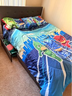 Full Size Storage Bed w/ Mattress