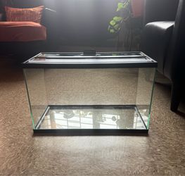 10 Gallon Fish tank with glass cover